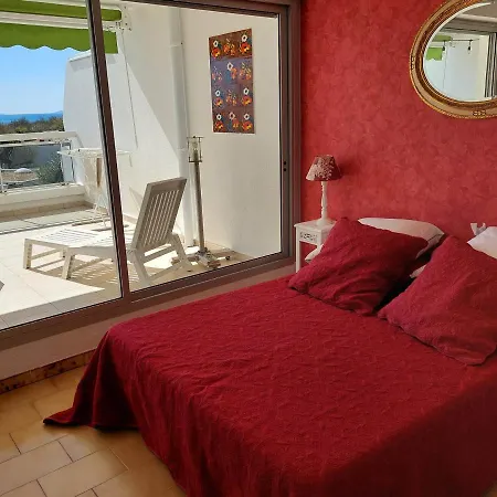 A Motte Avec Terrasse Et Parking - Fr-1-716-37