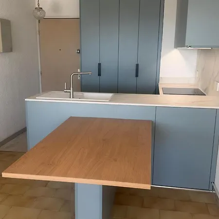 Appartement A Motte Avec Terrasse Et Parking - Fr-1-716-37 *