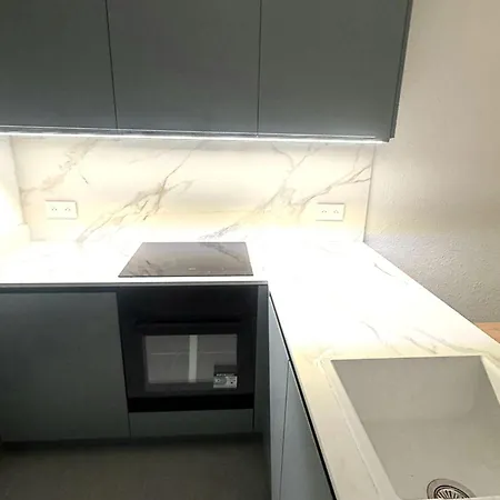 Appartement A Motte Avec Terrasse Et Parking - Fr-1-716-37 La Grande-Motte